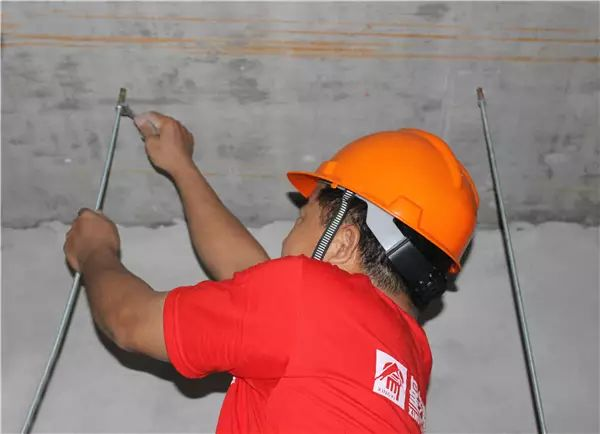 Install Aluminum Baffle Ceiling
